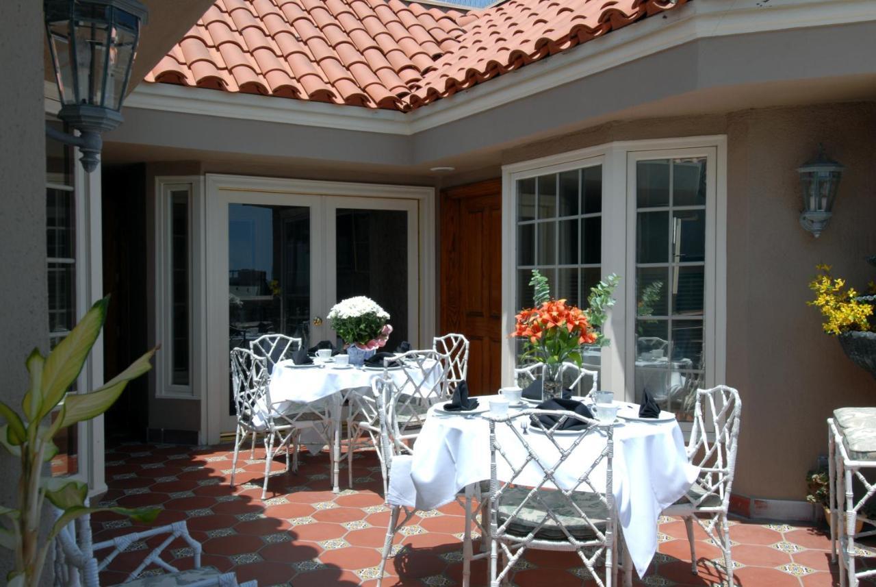 ניופורט ביץ' Doryman'S Oceanfront Inn מראה חיצוני תמונה