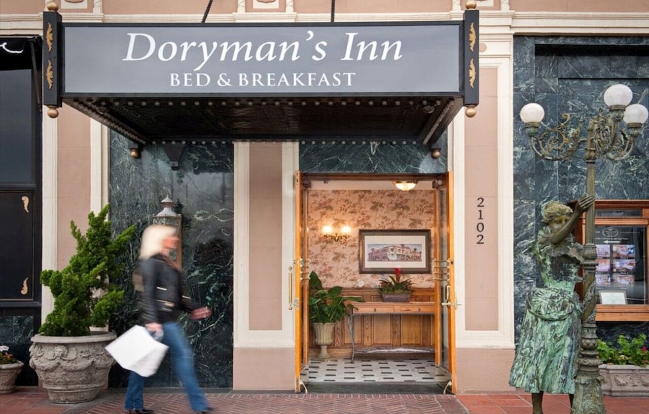 ניופורט ביץ' Doryman'S Oceanfront Inn מראה חיצוני תמונה